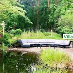 Emg Nah Hannover Mit Pool, Kamin, Garten, Teich, Wald, Partyraum Fuer Familien Gruppen Bis 22 Personen Villa