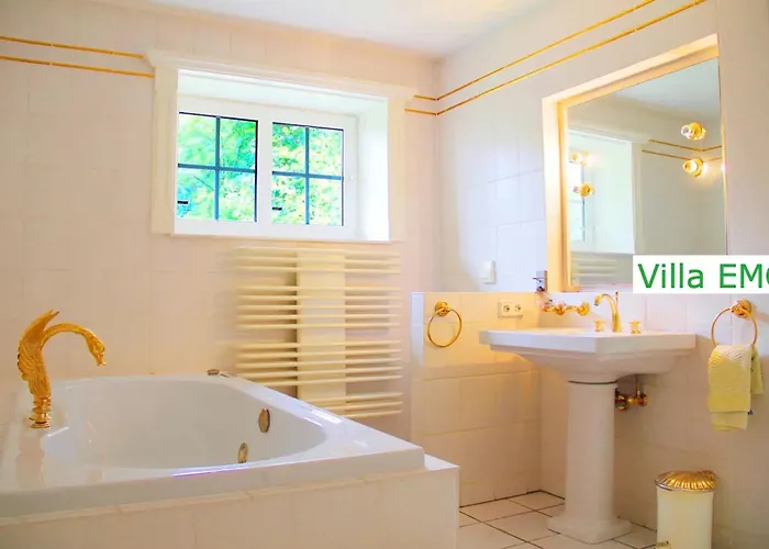 Emg Nah Hannover Mit Pool, Kamin, Garten, Teich, Wald, Partyraum Fuer Familien Gruppen Bis 22 Personen Celle