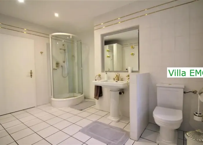 Emg Nah Hannover Mit Pool, Kamin, Garten, Teich, Wald, Partyraum Fuer Familien Gruppen Bis 22 Personen Celle