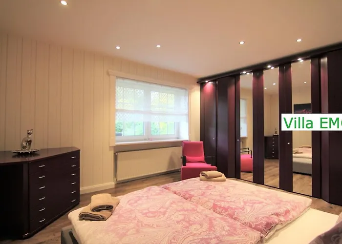 Emg Nah Hannover Mit Pool, Kamin, Garten, Teich, Wald, Partyraum Fuer Familien Gruppen Bis 22 Personen Villa