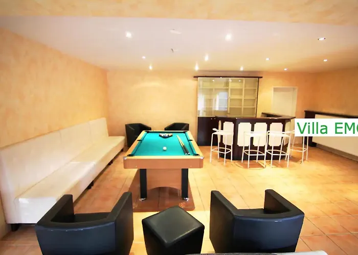 Emg Nah Hannover Mit Pool, Kamin, Garten, Teich, Wald, Partyraum Fuer Familien Gruppen Bis 22 Personen